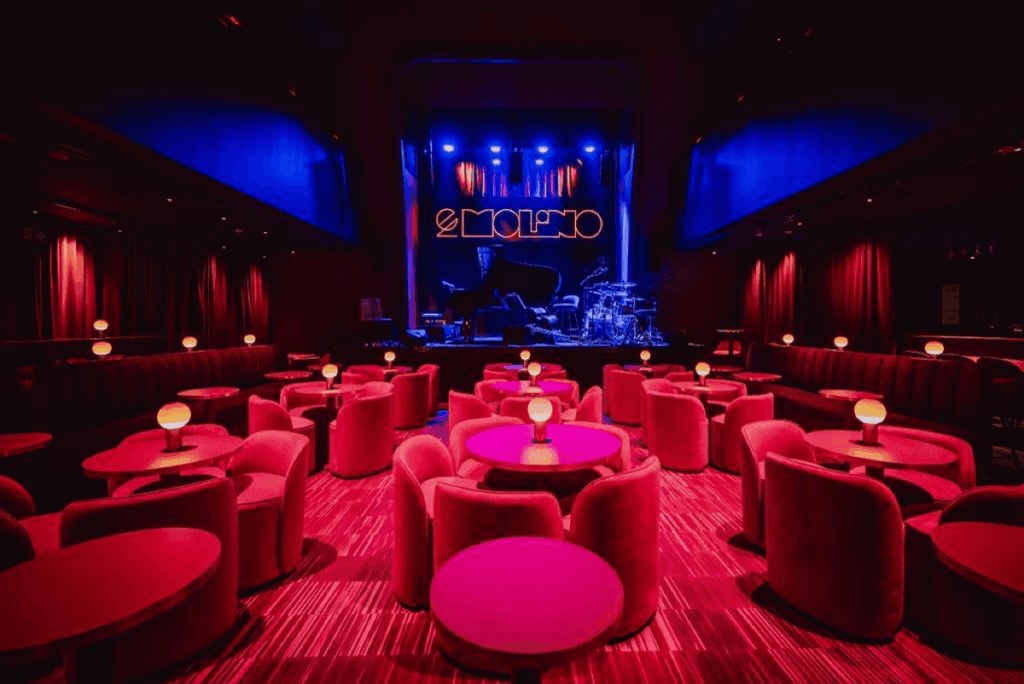 2 el-molino-eventos-originales-empresas-barcelona-min El Molino – Cabaret, Copas & Espectáculos