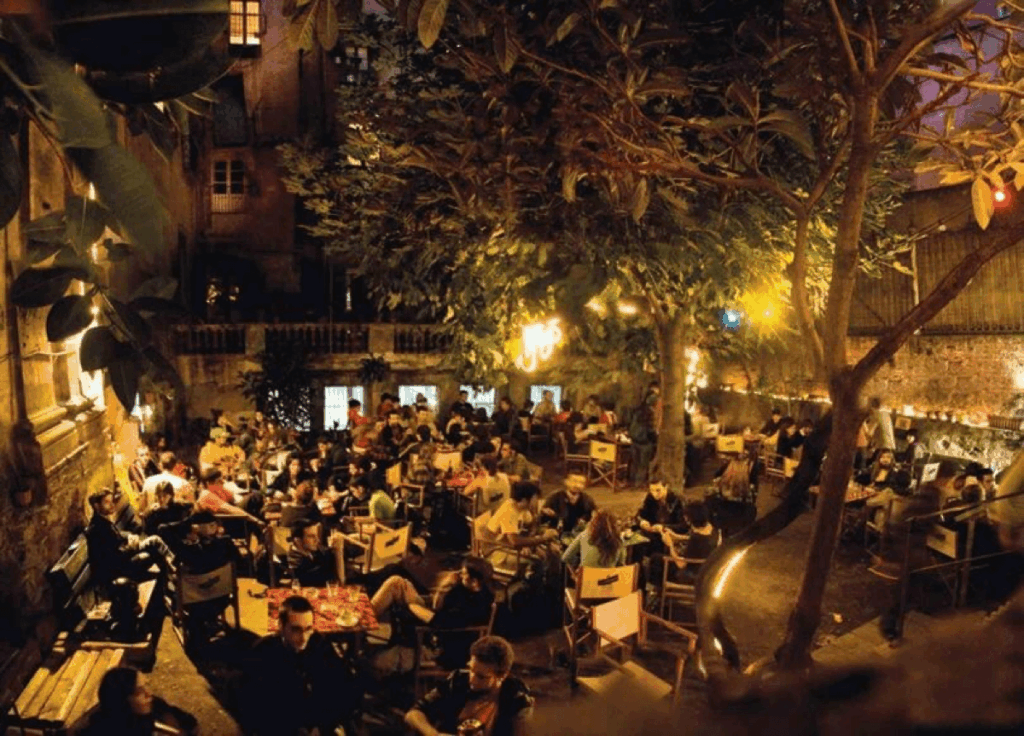 7 antic-teatre-afterwork-corporativo-barcelona-min Antic Teatre – Arte y Caos Controlado